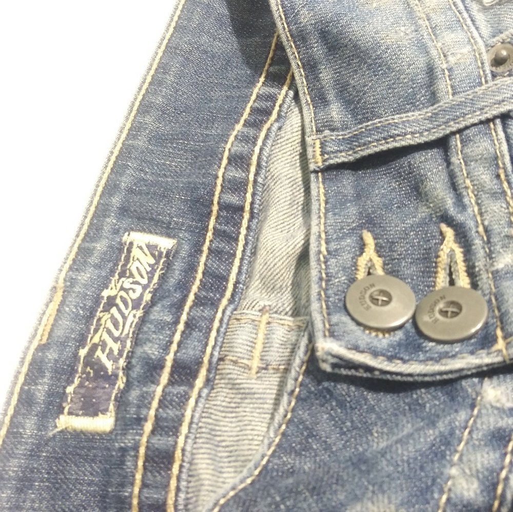 Hudson distressed capri jeans